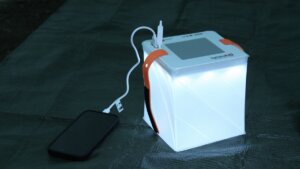 lumin AID マックス クイックインフレイト レビュー：持ち運びに便利なソーラー充電可能ランタン兼モバイルバッテリー！一台二役こなすスゴいやつだった