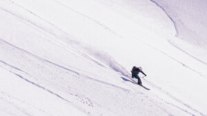 パタゴニア「パウスレイヤー・フリーライド・キット」レビュー：立山BCで実感した、寒さも蒸れも吹き飛ばすハイパフォーマンス・バックカントリー・レイヤリングの新スタンダード【実践レビュー】