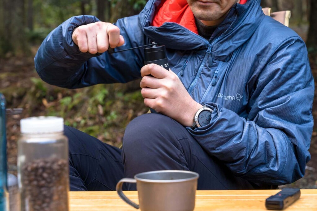 前編】本当は秘密にしておきたい、冬の伊豆半島絶景トレイルでチェアリング旅をしながらRIVERSのコーヒーギアを使ってみた【忖度なしのギアレビュー】 -  Outdoor Gearzine 