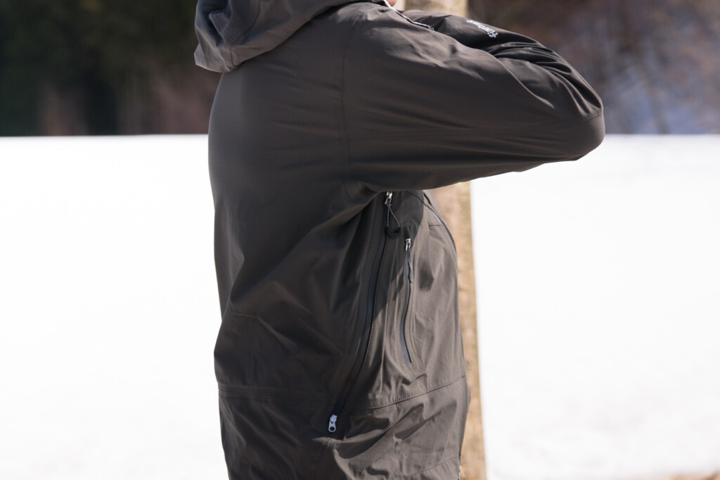 比較レビュー：雪山アウトドアの心強い味方、ハードシェルジャケットを着比べてみた - Outdoor Gearzine 