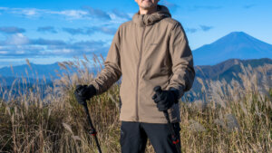 動けば湿気を放出し、止まれば熱を閉じ込める「SALOMON MOUNTAIN FLEX HOODED」は、今シーズンのアクティブインサレーションで注目必須のダークホース【実践レビュー】