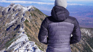 We&#39;ve selected from approximately 200 synthetic insulation models essential for autumn and winter outdoor activities, and we&#39;ve compiled the best models for each purpose and preference, along with tips on how to choose the right one.