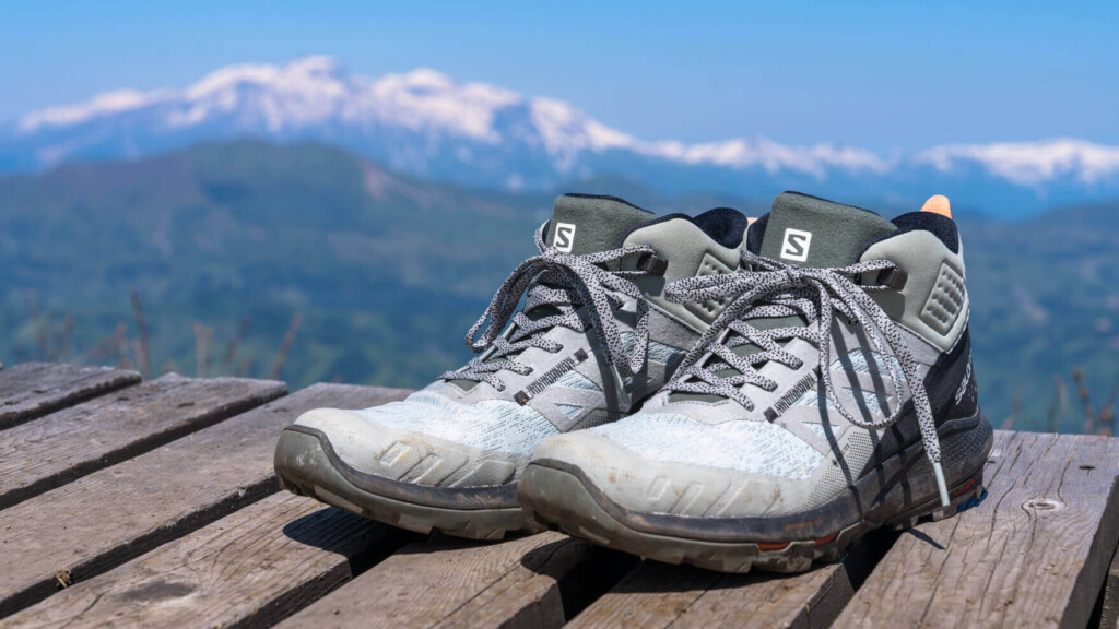 SALOMON OUTPULSE MID GORE-TEX レビュー：何にしてもこの見事な足