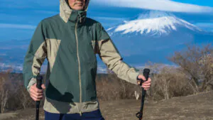 The shock of moisture permeability is 70,000g/m²/24h. Workman 2025 Spring/Summer New &quot;X Shelter Ultra-Moisture-Releasing Rain Jacket &amp; Side Full Zip Rain Pants&quot; Review: This Comfort is a No Price