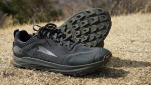 ALTRA LONE PEAK 9+ レビュー：ブランドを代表するトレイルランニングシューズが Vibram® MegaGrip をまとってフルモデルチェンジ！【実践レビュー】