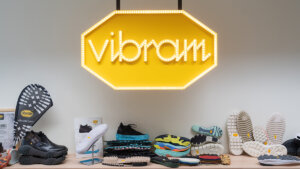 I visited the office and showroom of Vibram Japan.