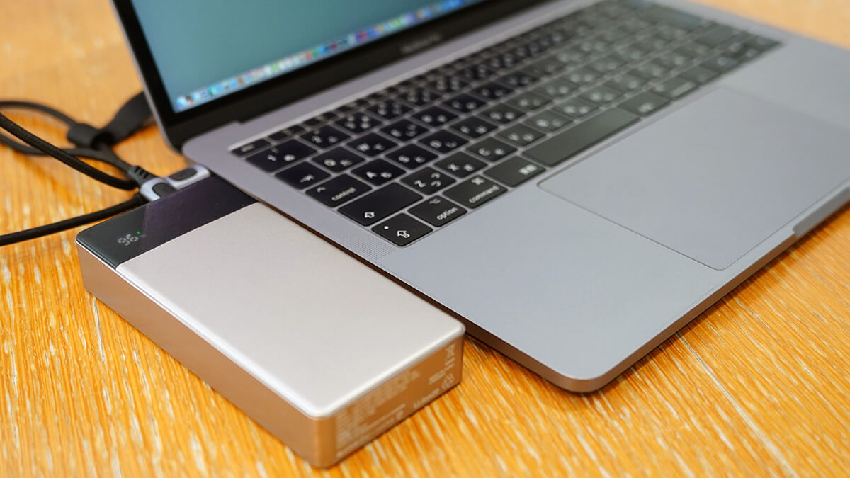 動作保証温度−10〜45℃！　準固体電池採用でPD20W対応20000mAhでアウトドアにピッタリなアースカラーも選べるグリーンハウス「GH-SSMBPA200」モバイルバッテリーを試してみた