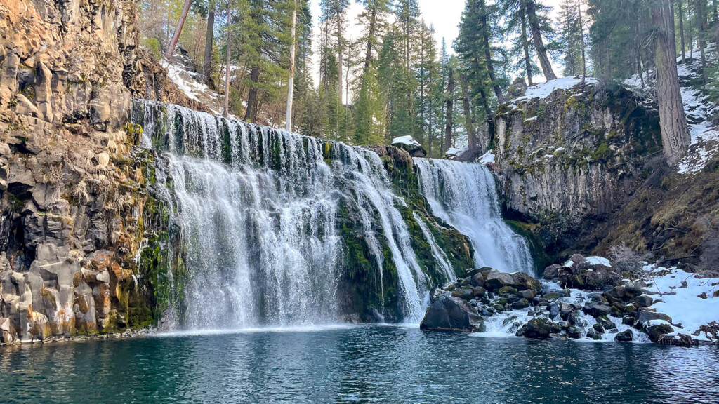 素朴な美しさをたたえた三つの滝が愉しませてくれる、マクラウドフォールズ【歩かずに死ねるか！アメリカ国立公園への旅（35）Mt. シャスタの宝石】