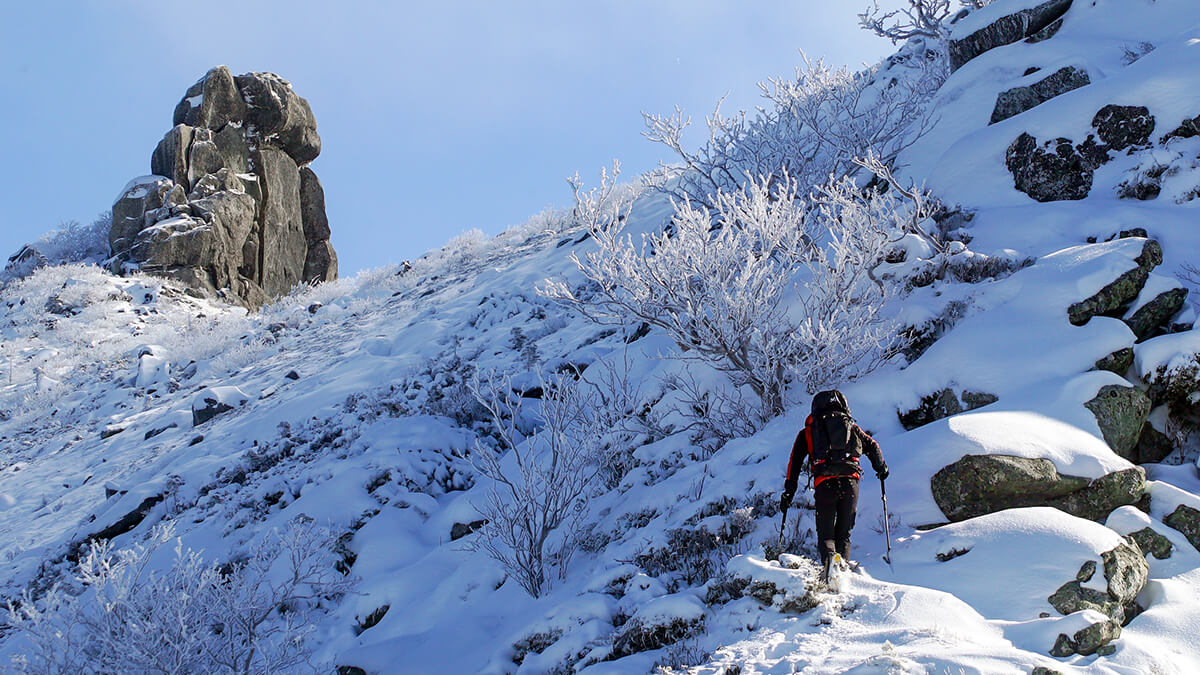 [Fall/Winter 2025] This season&#39;s best hard shell jackets, essential for the harsh snowy mountains, and tips on how to choose them safely